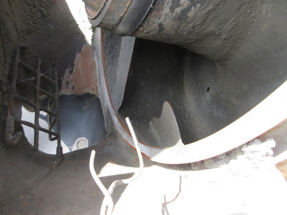 レンジャー 積載11トン コンクリートミキサー車 カヤバ!!|中古トラックの販売・買取・査定のアイナビ