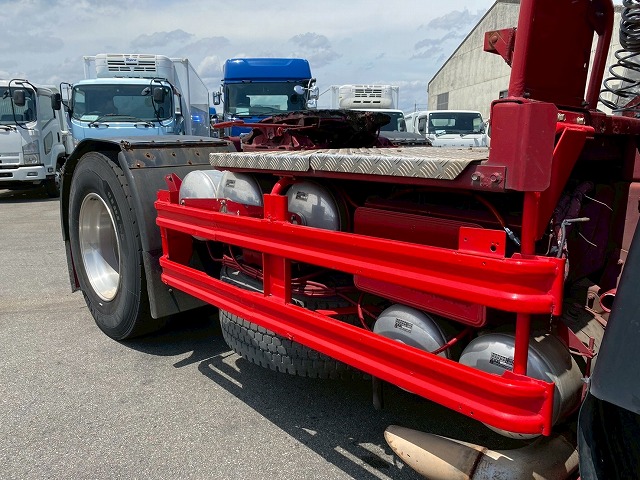 トラクターヘッドハイルーフ後輪エアサス10t45t牽引|中古トラックの販売・買取・査定のアイナビ