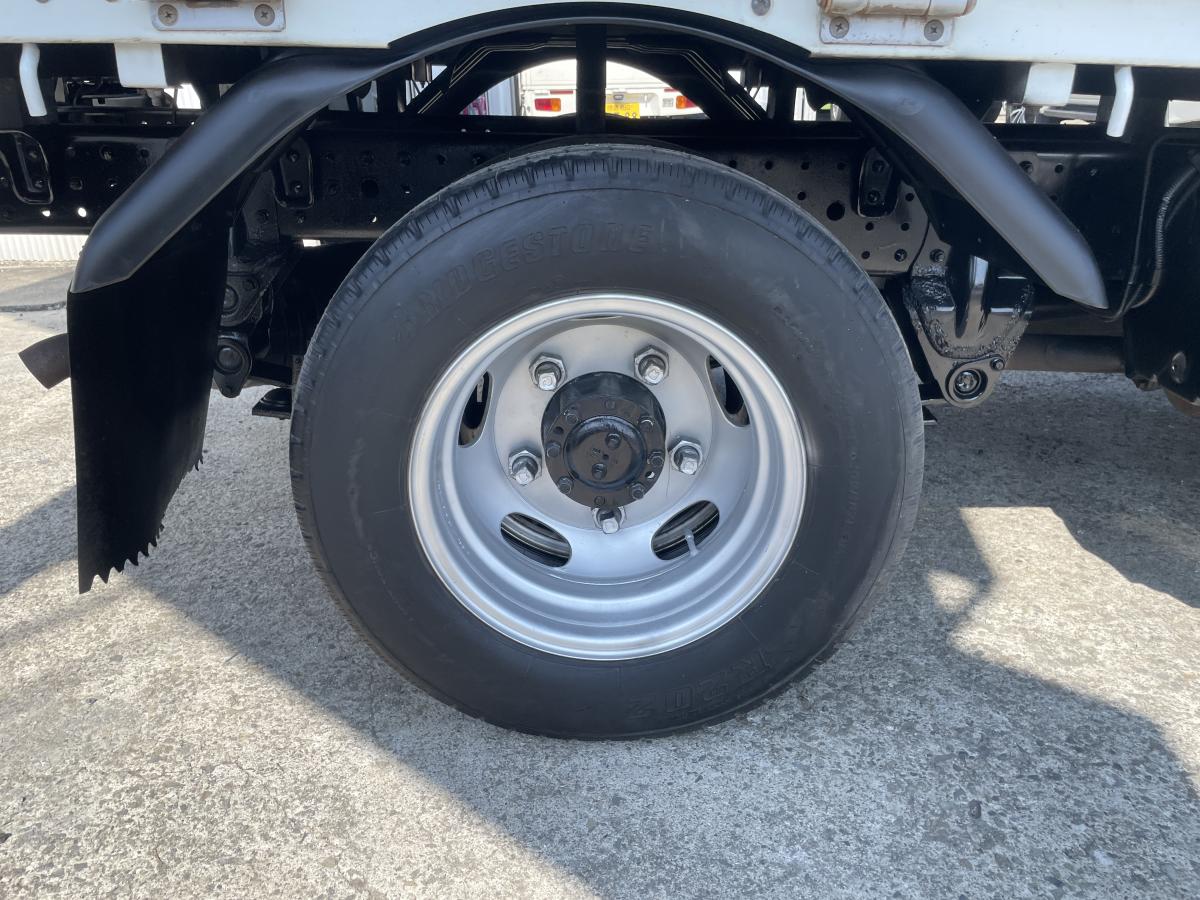 R1キャンター 2t平ボディ アルミブロック|中古トラックの販売・買取・査定のアイナビ