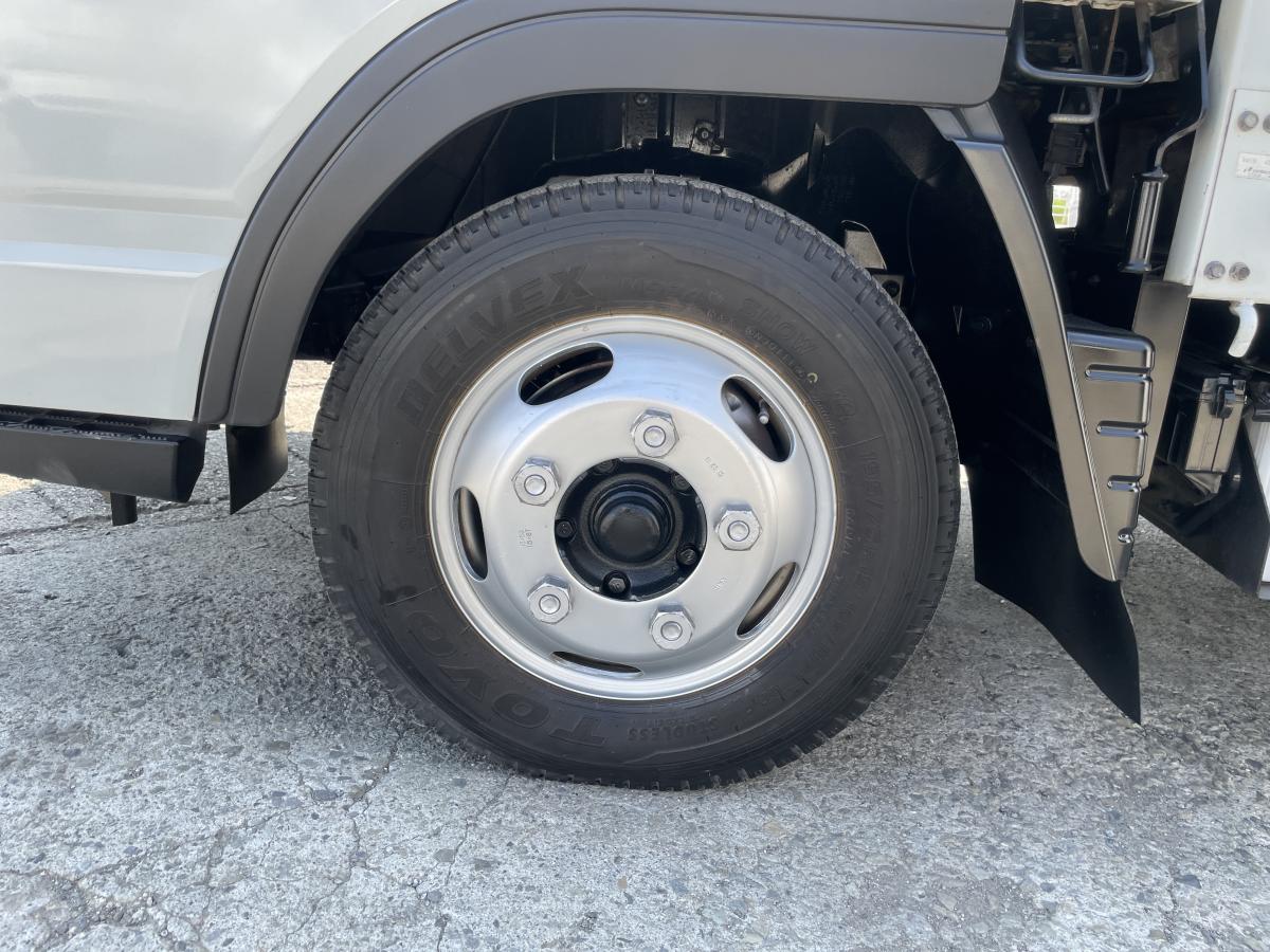 R1キャンター 2t平ボディ アルミブロック|中古トラックの販売・買取・査定のアイナビ