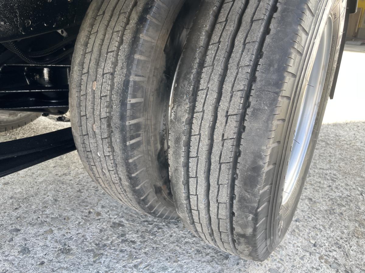 R1キャンター 2t平ボディ アルミブロック|中古トラックの販売・買取・査定のアイナビ