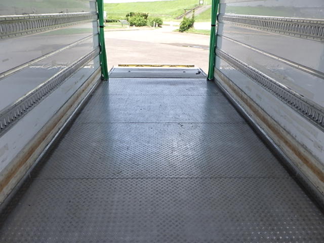 日野 平成31年式 格納ゲート付き 冷凍バン|中古トラックの販売・買取・査定のアイナビ