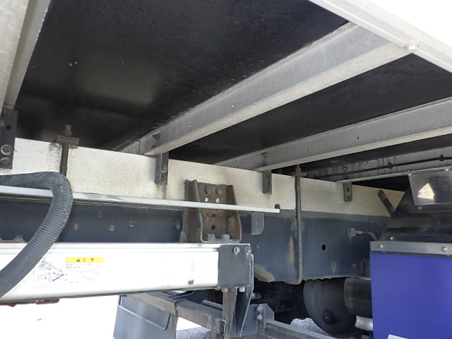 日野 平成31年式 格納ゲート付き 冷凍バン|中古トラックの販売・買取・査定のアイナビ