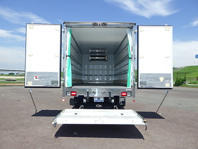 日野 平成31年式 格納ゲート付き 冷凍バン|中古トラックの販売・買取・査定のアイナビ