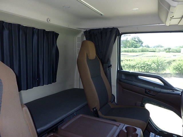 日野 平成31年式 格納ゲート付き 冷凍バン|中古トラックの販売・買取・査定のアイナビ