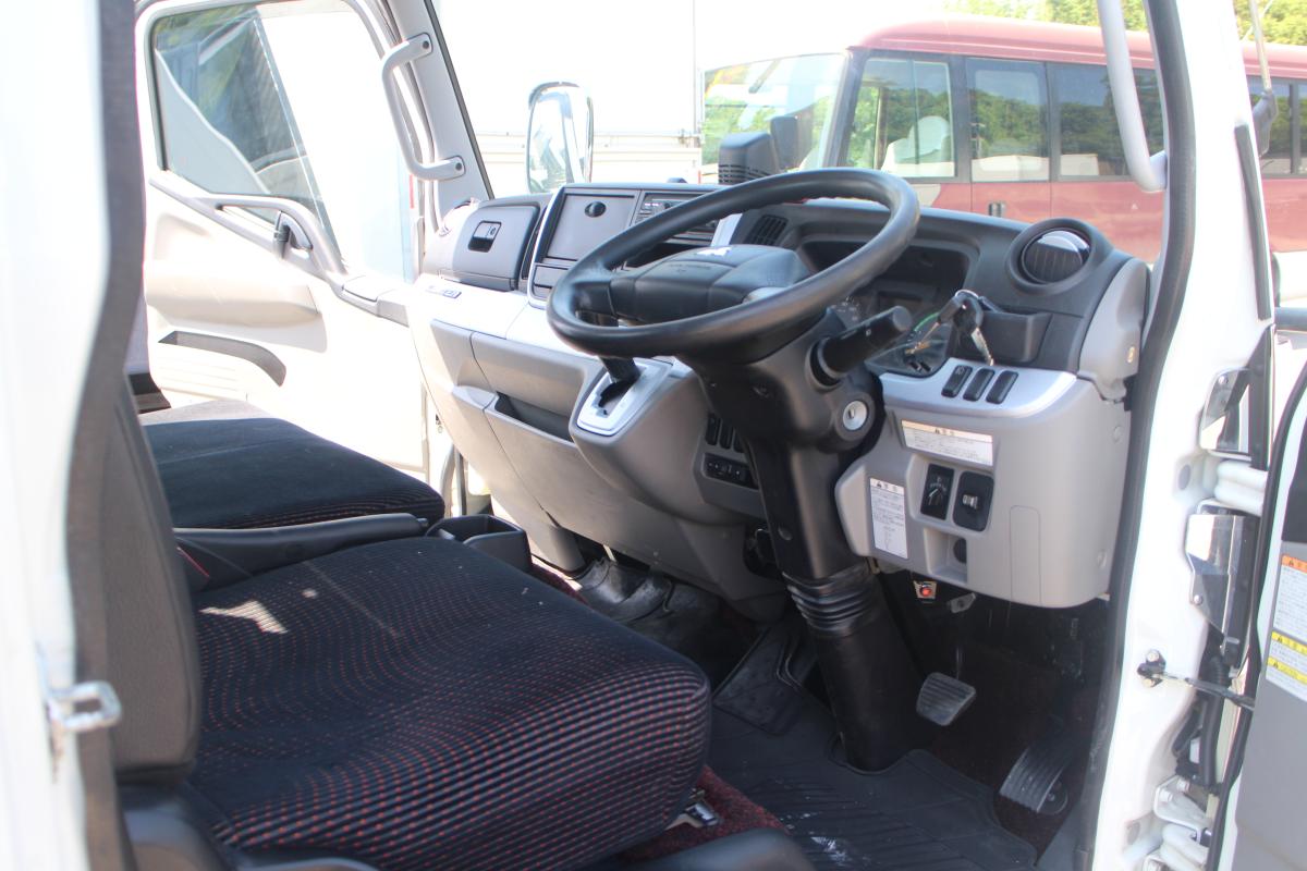 R1 キャンタ- 2トン 平ボディー オートマ 電動ミラ―|中古トラックの販売・買取・査定のアイナビ