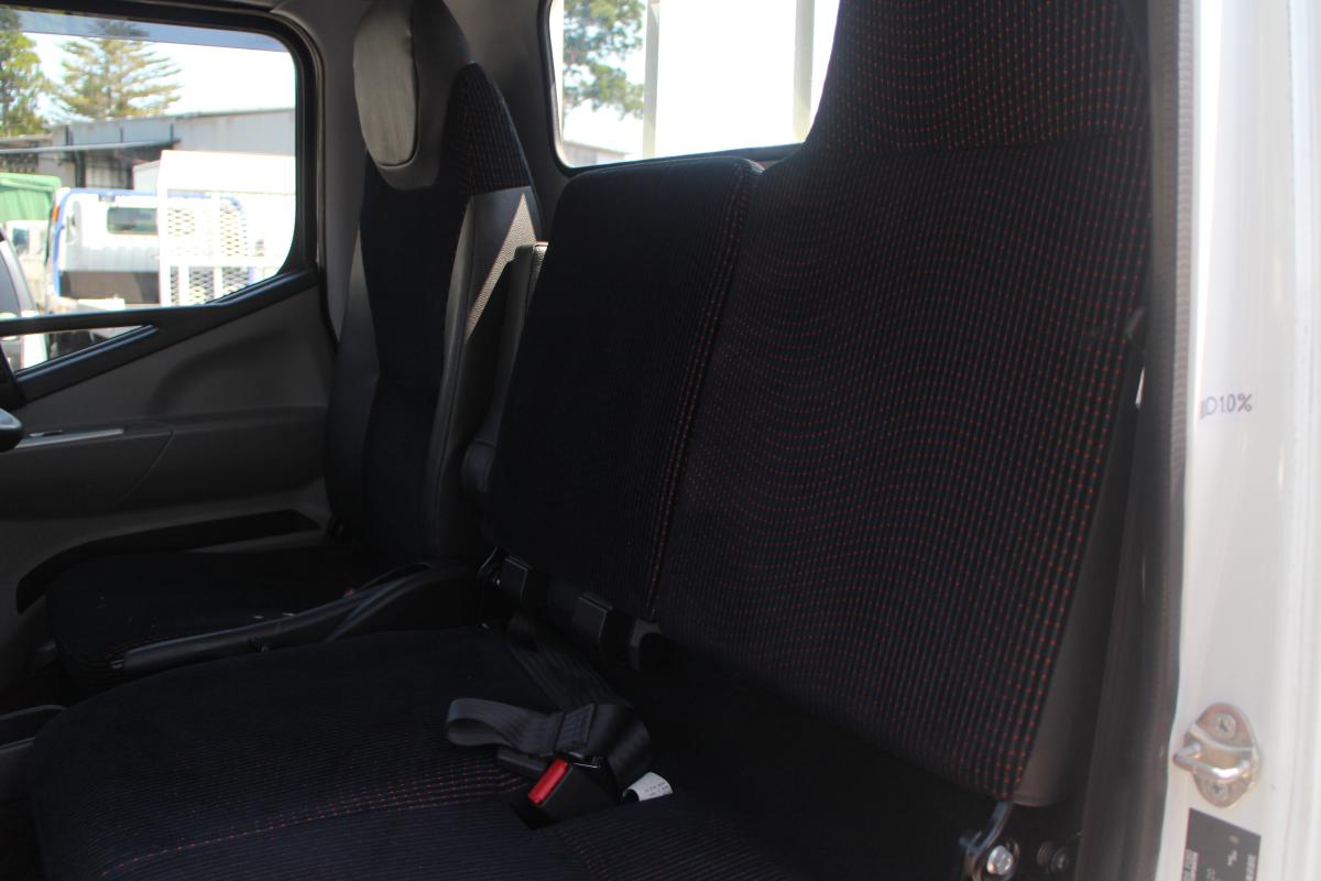 R1 キャンタ- 2トン 平ボディー オートマ 電動ミラ―|中古トラックの販売・買取・査定のアイナビ