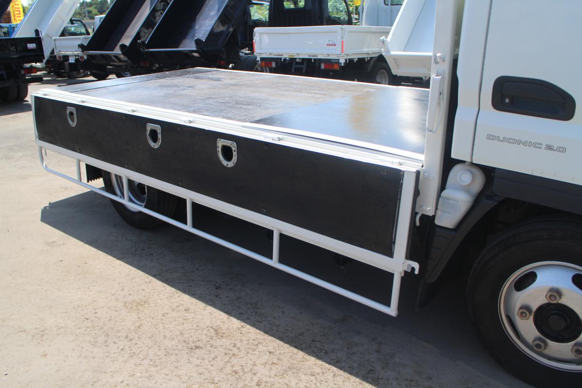 R1 キャンタ- 2トン 平ボディー オートマ 電動ミラ―|中古トラックの販売・買取・査定のアイナビ