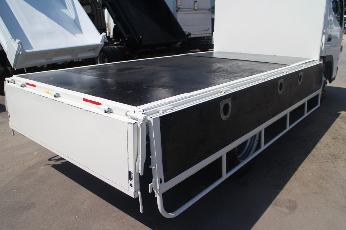 R1 キャンタ- 2トン 平ボディー オートマ 電動ミラ―|中古トラックの販売・買取・査定のアイナビ