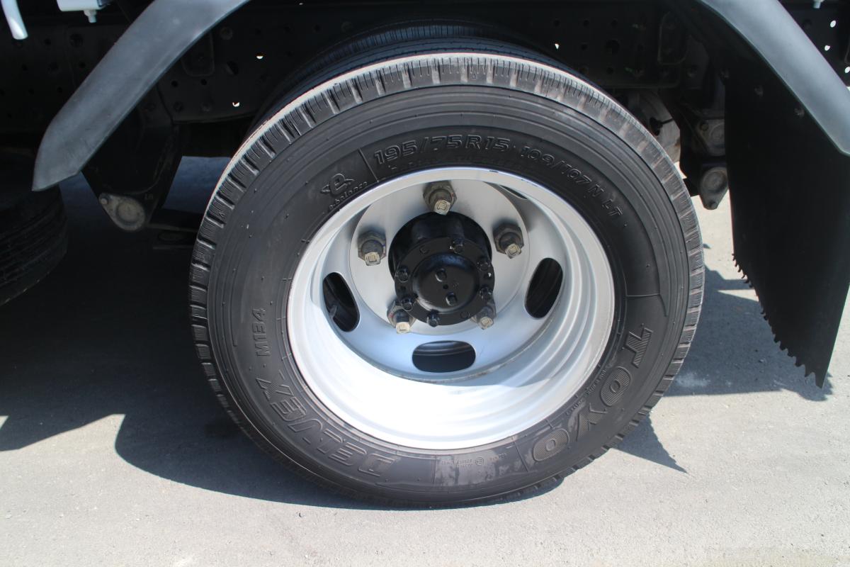 R1 キャンタ- 2トン 平ボディー オートマ 電動ミラ―|中古トラックの販売・買取・査定のアイナビ