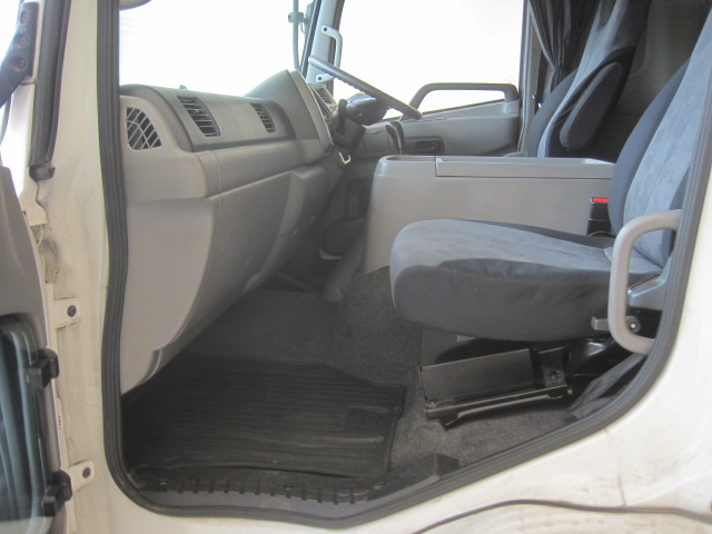 フルワイドエアサス寝台付アルミホイール付|中古トラックの販売・買取・査定のアイナビ