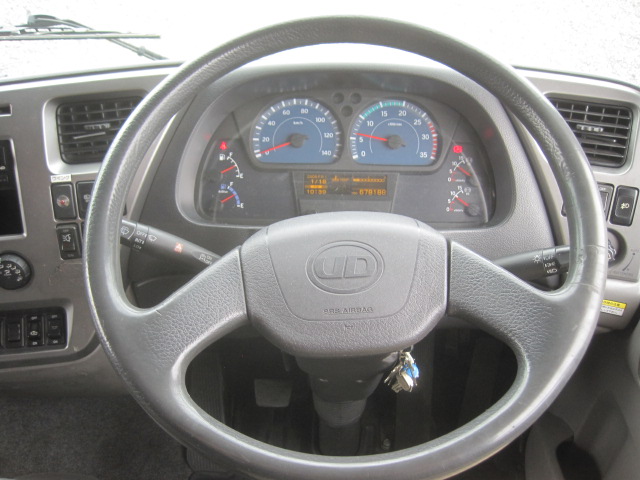 フルワイドエアサス寝台付アルミホイール付|中古トラックの販売・買取・査定のアイナビ