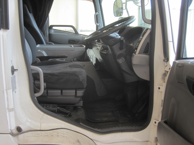 フルワイドエアサス寝台付アルミホイール付|中古トラックの販売・買取・査定のアイナビ