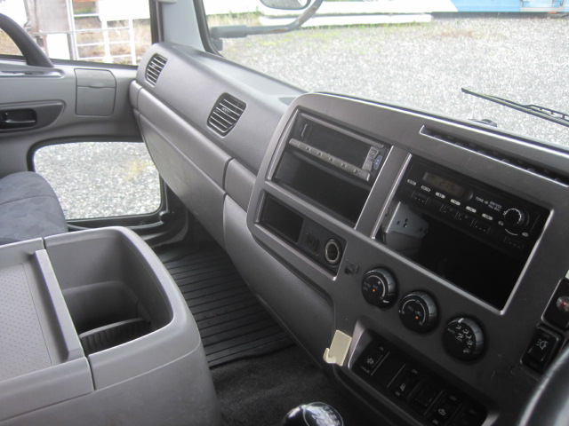 フルワイドエアサス寝台付アルミホイール付|中古トラックの販売・買取・査定のアイナビ