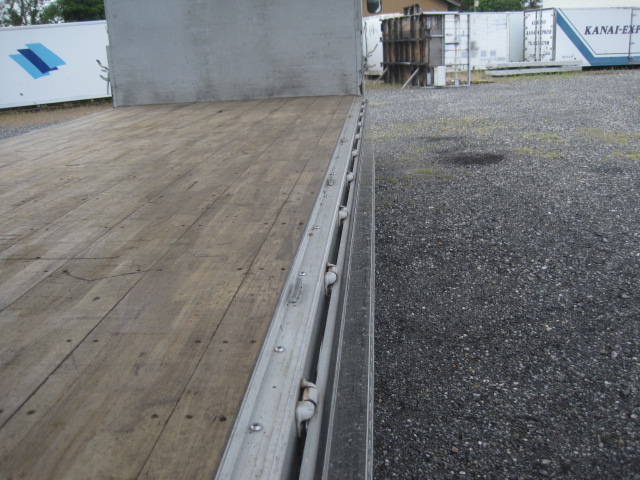 フルワイドエアサス寝台付アルミホイール付|中古トラックの販売・買取・査定のアイナビ