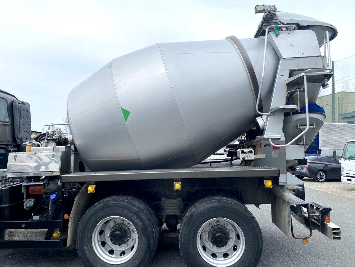 平成27年いすゞギガ生コンミキサー車カヤバM44QKG-CXZ77AT|中古トラックの販売・買取・査定のアイナビ