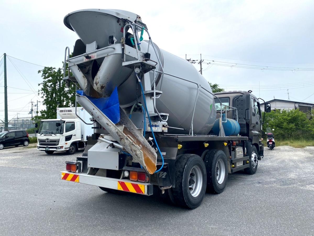 平成27年いすゞギガ生コンミキサー車カヤバM44QKG-CXZ77AT|中古トラックの販売・買取・査定のアイナビ