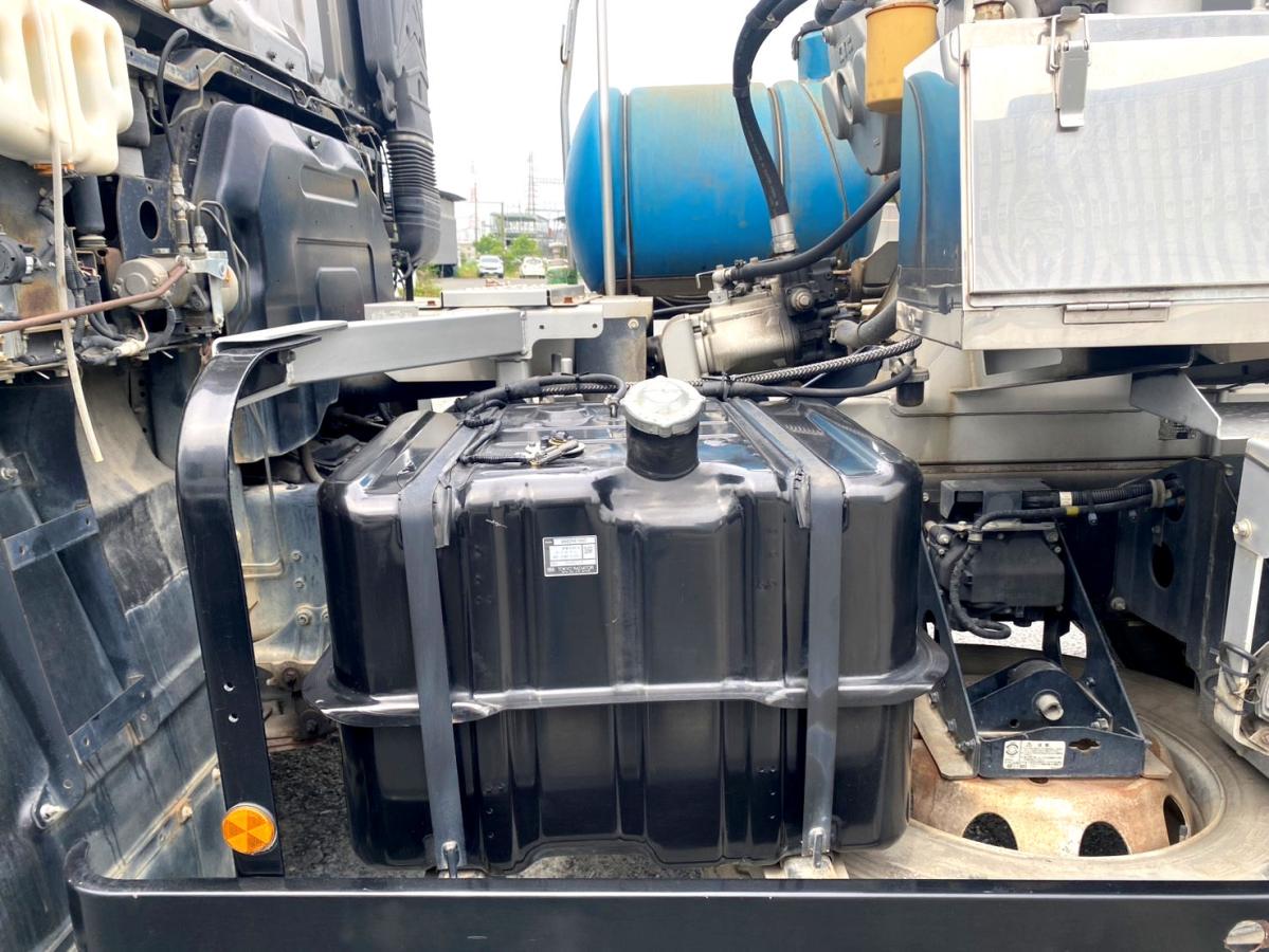 平成27年いすゞギガ生コンミキサー車カヤバM44QKG-CXZ77AT|中古トラックの販売・買取・査定のアイナビ