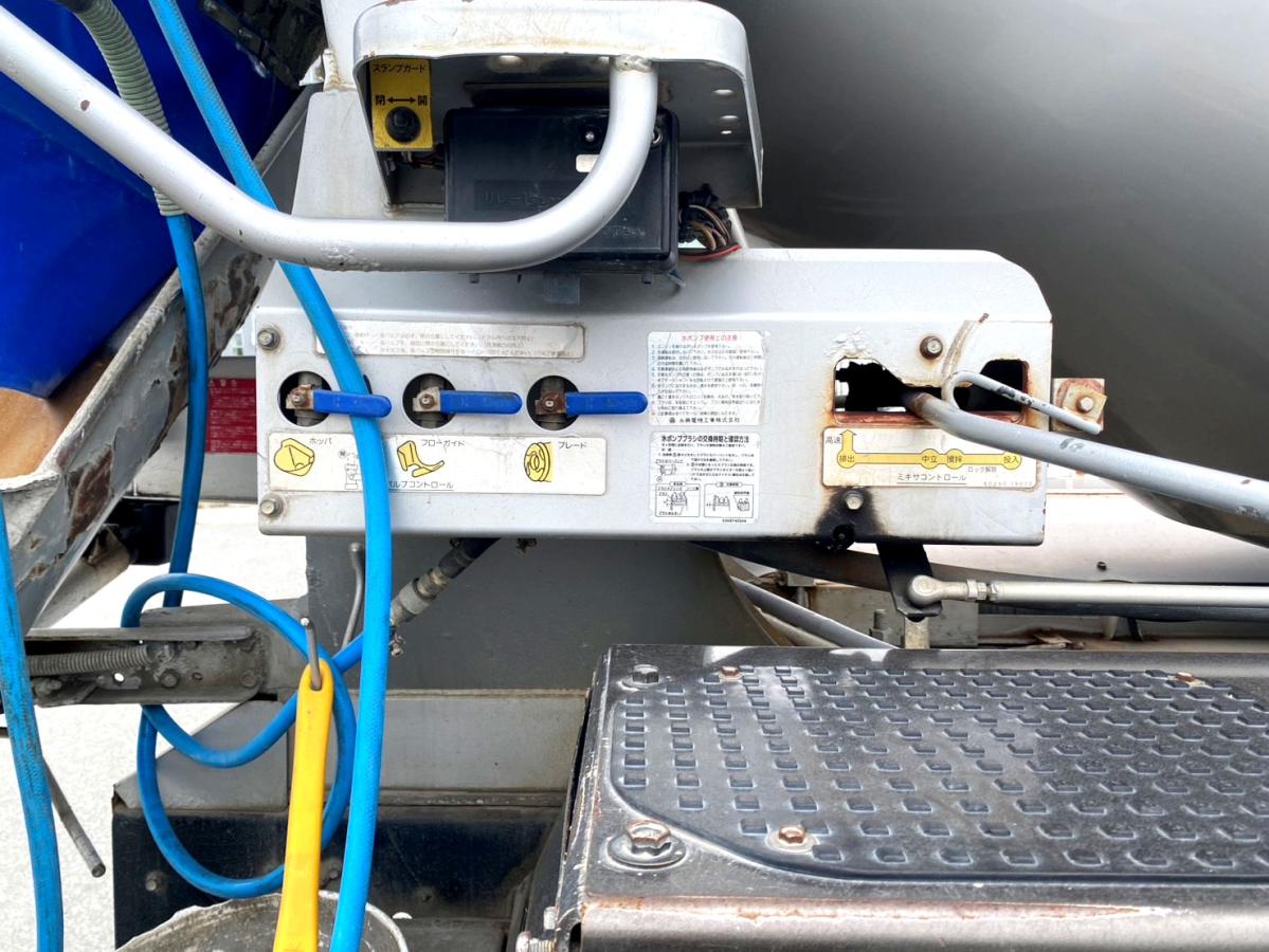 平成27年いすゞギガ生コンミキサー車カヤバM44QKG-CXZ77AT|中古トラックの販売・買取・査定のアイナビ