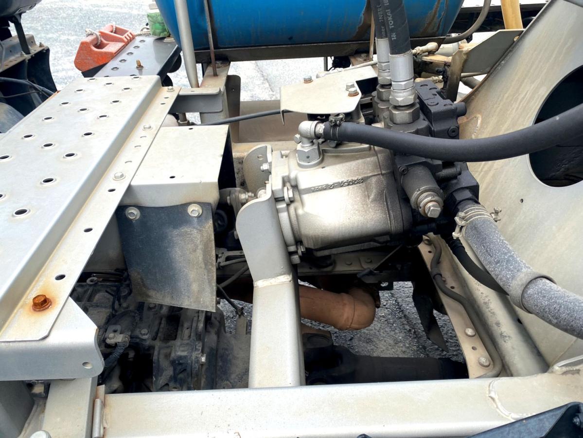 平成27年いすゞギガ生コンミキサー車カヤバM44QKG-CXZ77AT|中古トラックの販売・買取・査定のアイナビ