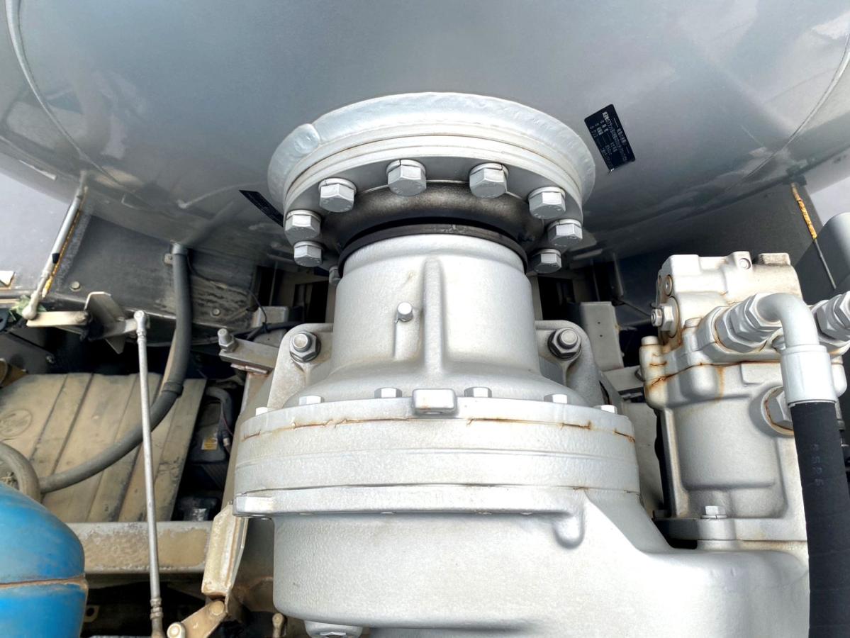 平成27年いすゞギガ生コンミキサー車カヤバM44QKG-CXZ77AT|中古トラックの販売・買取・査定のアイナビ