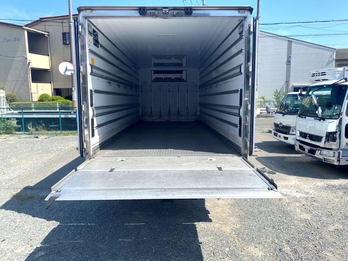 平成29年いすゞフォワード冷凍車格納PG低温設定TKG-FRR90S2|中古トラックの販売・買取・査定のアイナビ