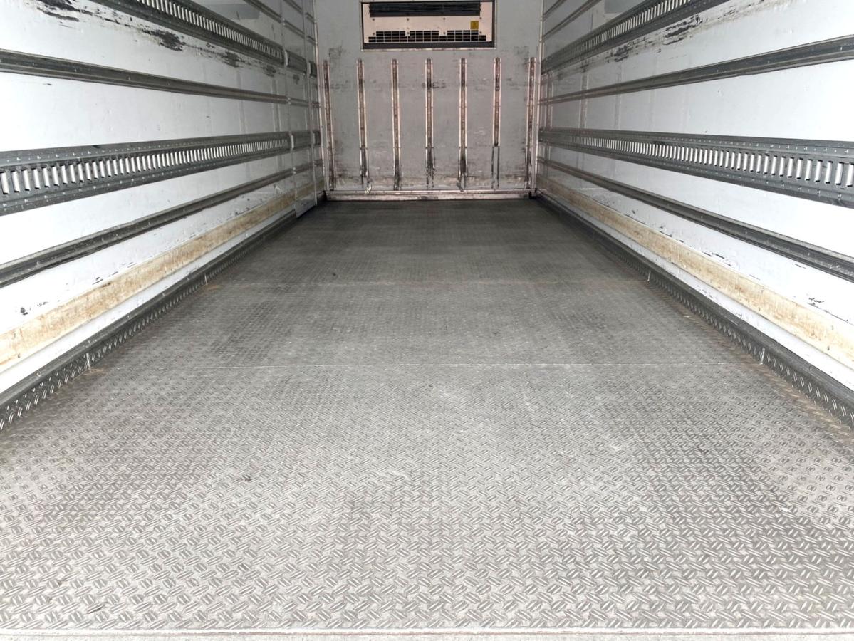 平成29年いすゞフォワード冷凍車格納PG低温設定TKG-FRR90S2|中古トラックの販売・買取・査定のアイナビ