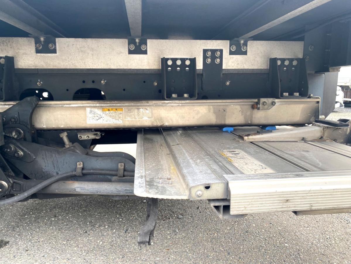 平成29年いすゞフォワード冷凍車格納PG低温設定TKG-FRR90S2|中古トラックの販売・買取・査定のアイナビ