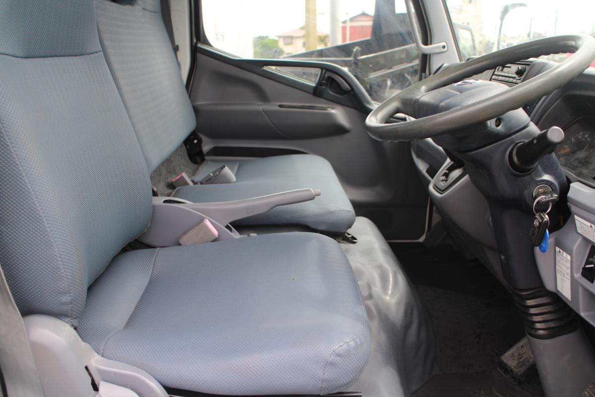 H26 アトラス 2トン ダンプ ETC メッキパーツ|中古トラックの販売・買取・査定のアイナビ