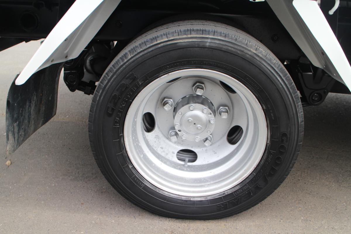 H26 アトラス 2トン ダンプ ETC メッキパーツ|中古トラックの販売・買取・査定のアイナビ