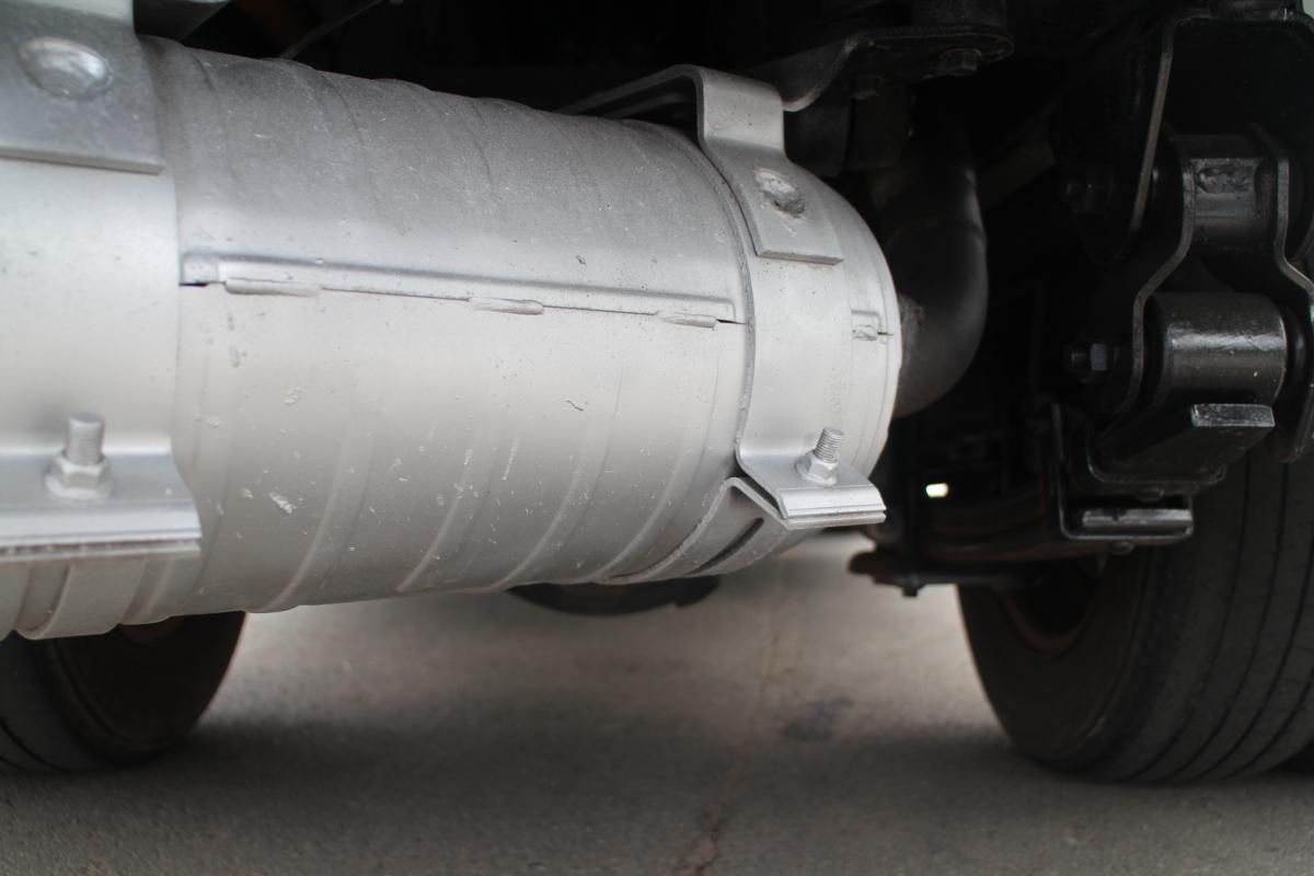 H26 アトラス 2トン ダンプ ETC メッキパーツ|中古トラックの販売・買取・査定のアイナビ