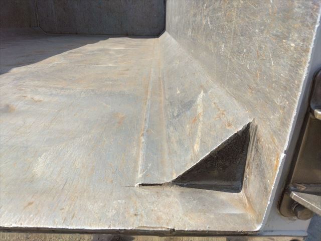 H18年 三菱キャンター2.2t4WD深ダンプ|中古トラックの販売・買取・査定のアイナビ