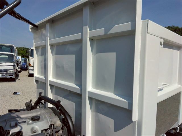 H18年 三菱キャンター2.2t4WD深ダンプ|中古トラックの販売・買取・査定のアイナビ