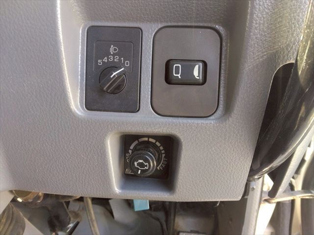 H18年 三菱キャンター2.2t4WD深ダンプ|中古トラックの販売・買取・査定のアイナビ