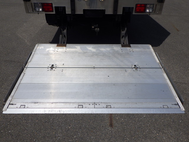 日野2KG-FD2ABA冷凍車4tワイド格納ゲート付|中古トラックの販売・買取・査定のアイナビ