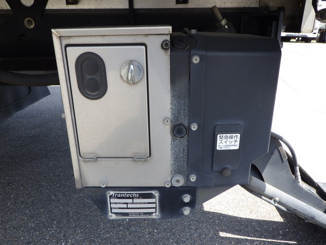 日野2KG-FD2ABA冷凍車4tワイド格納ゲート付|中古トラックの販売・買取・査定のアイナビ