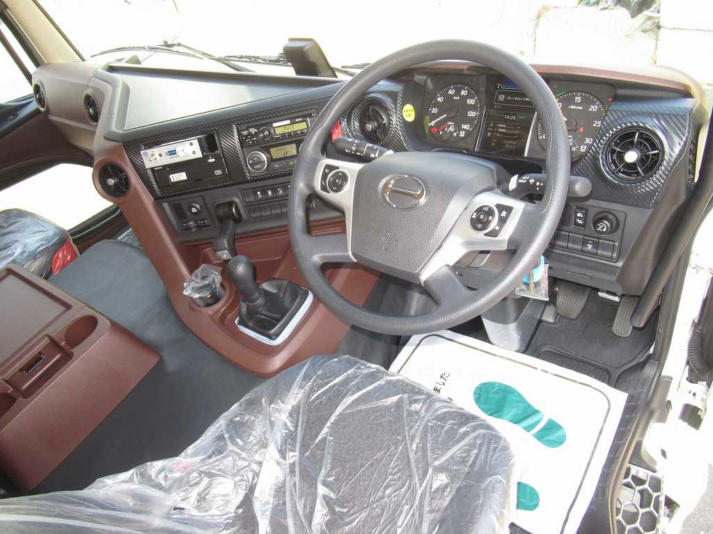 カヤバ ドラム容量8.7立米 電動ホッパーカバー|中古トラックの販売・買取・査定のアイナビ