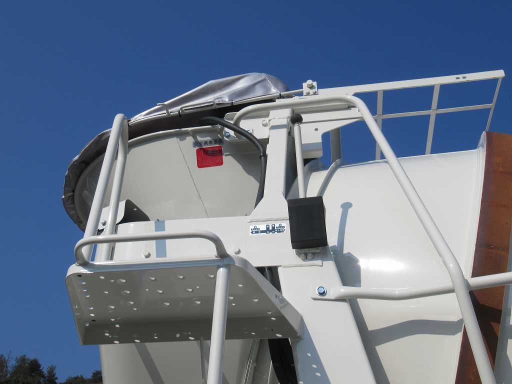 カヤバ ドラム容量8.7立米 電動ホッパーカバー|中古トラックの販売・買取・査定のアイナビ