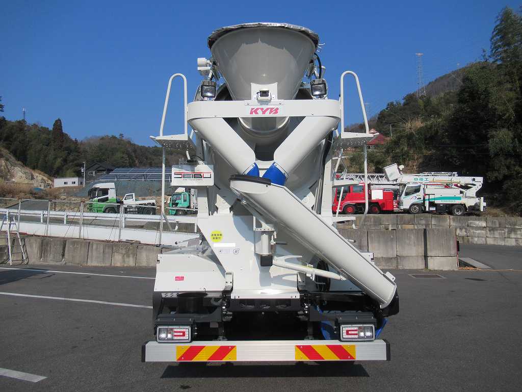 カヤバ ドラム容量8.7立米 電動ホッパーカバー|中古トラックの販売・買取・査定のアイナビ