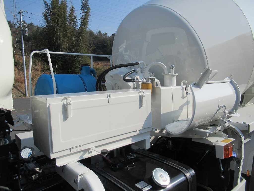 カヤバ ドラム容量8.7立米 電動ホッパーカバー|中古トラックの販売・買取・査定のアイナビ