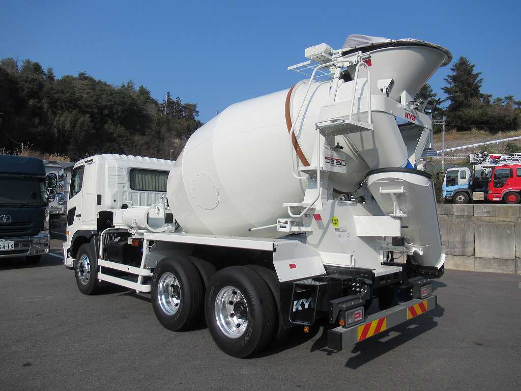 カヤバ ドラム容量8.7立米 電動ホッパーカバー|中古トラックの販売・買取・査定のアイナビ