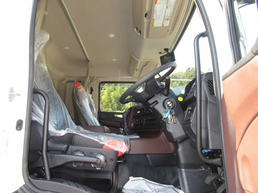 カヤバ ドラム容量8.7立米 電動ホッパーカバー|中古トラックの販売・買取・査定のアイナビ