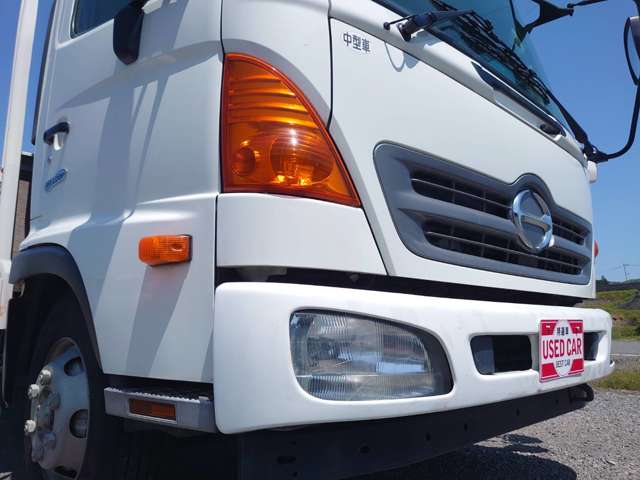 日野自動車レンジャー 4トン平ボディ 210馬力(カタログ値)|中古トラックの販売・買取・査定のアイナビ