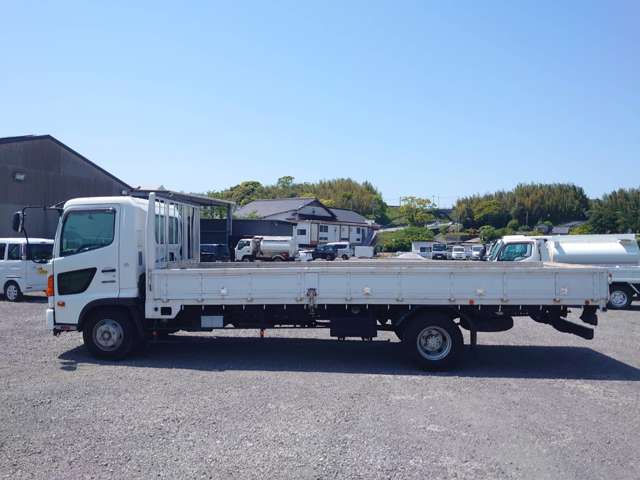 日野自動車レンジャー 4トン平ボディ 210馬力(カタログ値)|中古トラックの販売・買取・査定のアイナビ