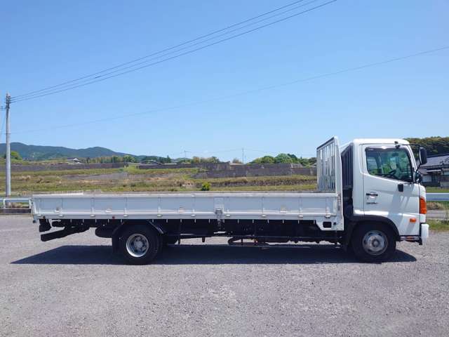 日野自動車レンジャー 4トン平ボディ 210馬力(カタログ値)|中古トラックの販売・買取・査定のアイナビ