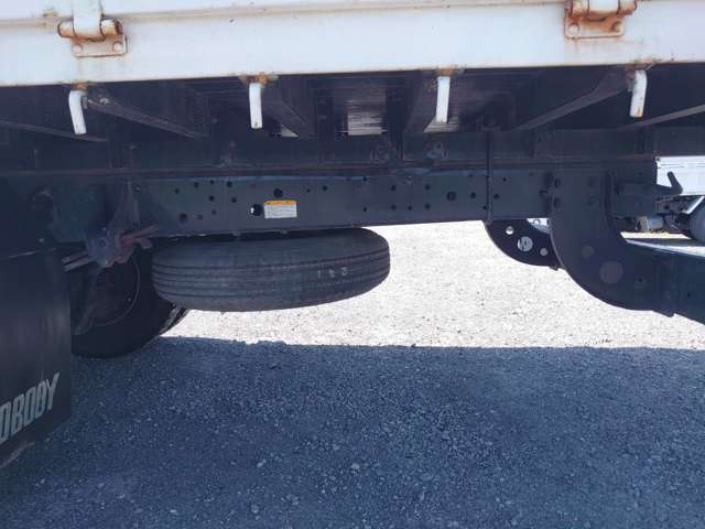 日野自動車レンジャー 4トン平ボディ 210馬力(カタログ値)|中古トラックの販売・買取・査定のアイナビ