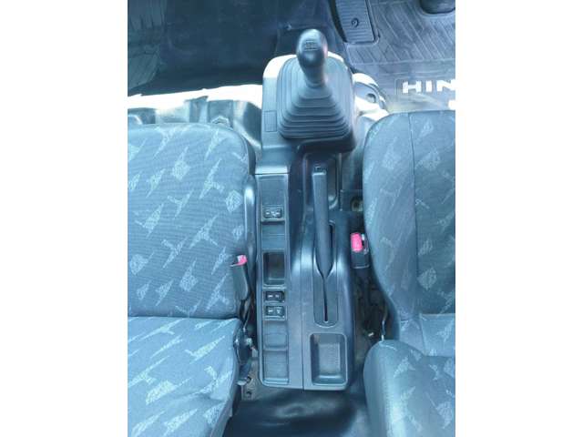 日野自動車レンジャー 4トン平ボディ 210馬力(カタログ値)|中古トラックの販売・買取・査定のアイナビ