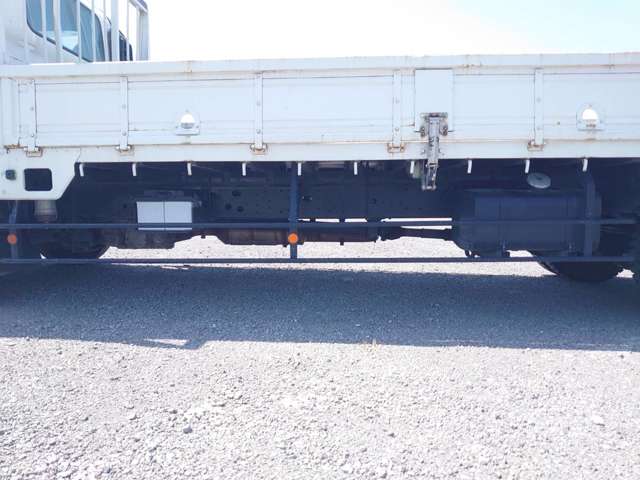 日野自動車レンジャー 4トン平ボディ 210馬力(カタログ値)|中古トラックの販売・買取・査定のアイナビ