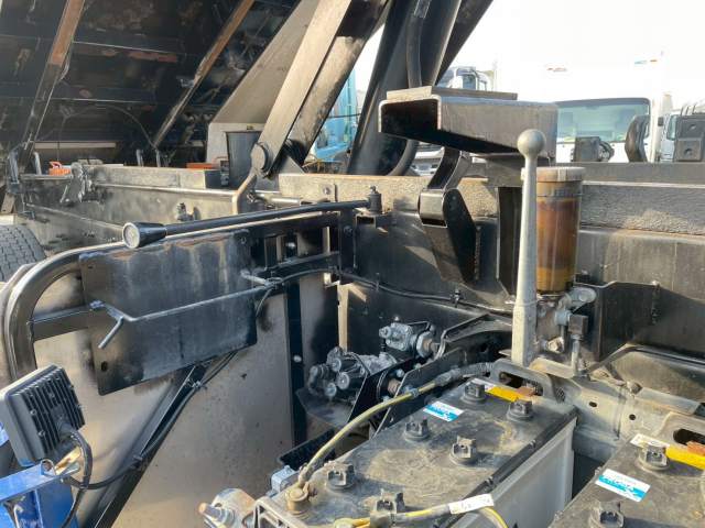 車検付6×4新明和工業額縁アオリ7速MT車10t20t土砂ダンプ|中古トラックの販売・買取・査定のアイナビ