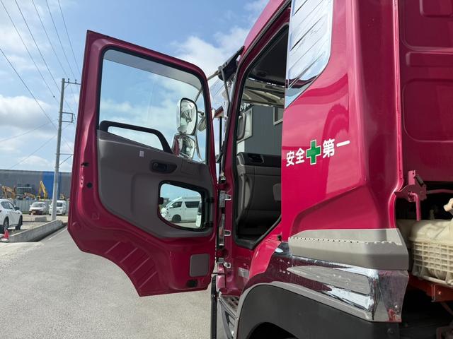 UDトラックス 乗用車 クオン|中古トラックの販売・買取・査定のアイナビ